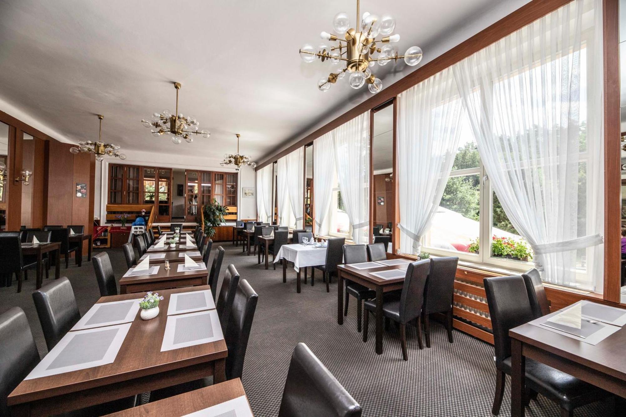 Parkhotel Skalni Mesto Jičín Exterior foto