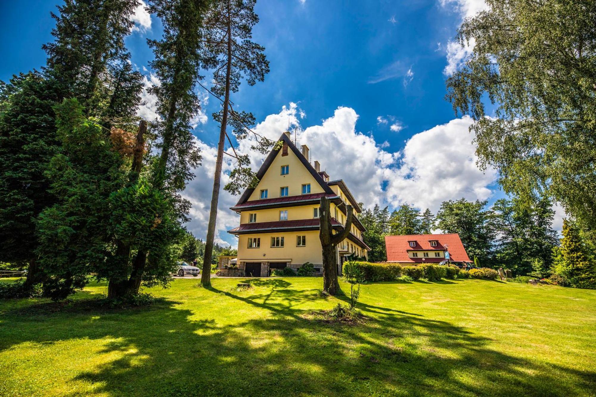 Parkhotel Skalni Mesto Jičín Exterior foto