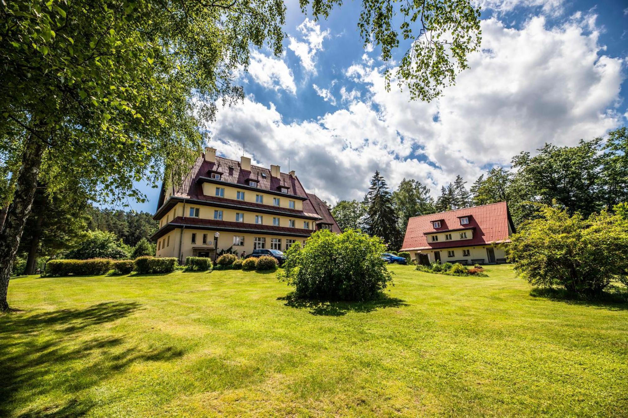 Parkhotel Skalni Mesto Jičín Exterior foto